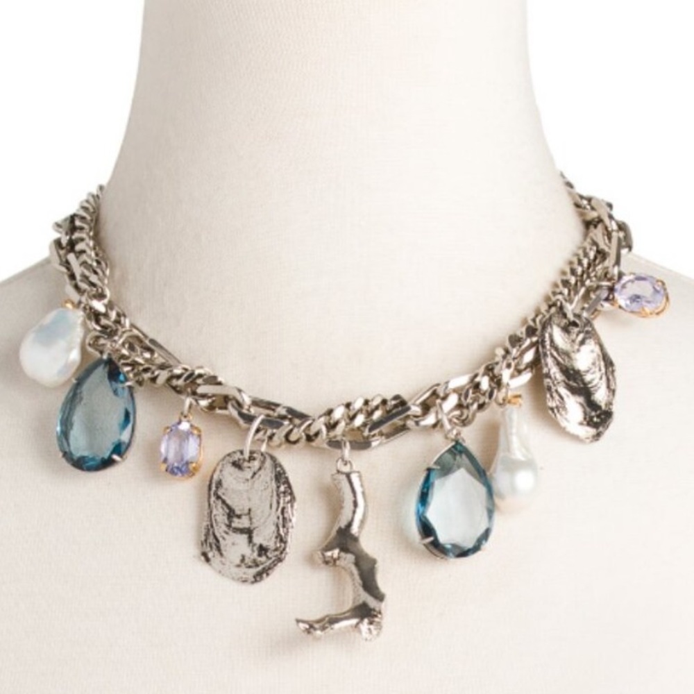 Alexander McQueen Coral Charm Chain
Choker Necklace - Picture 3 of 14